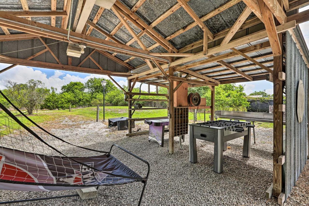Authentic Clewiston Home With Outdoor Game Room Buitenkant foto